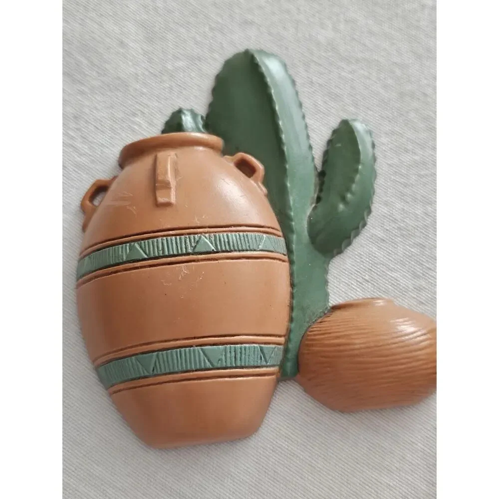 Vintage Kitchen Wall Plaques USA Burwood South Western Cactus Pottery